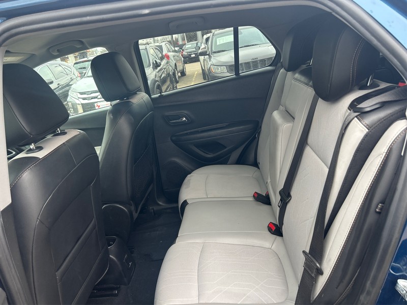 Chevrolet Trax Vehicle Full-screen Gallery Image 10