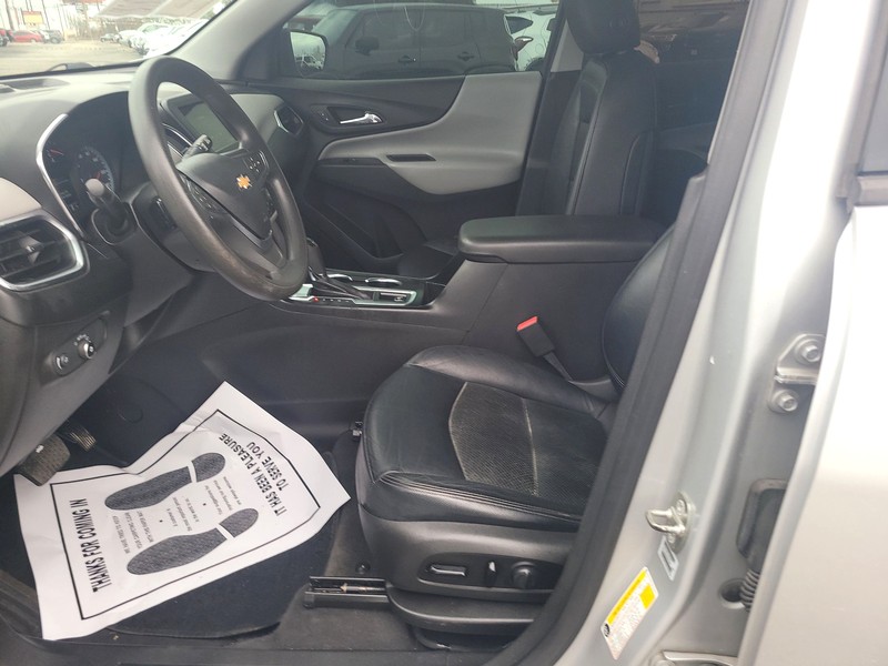 Chevrolet Equinox Vehicle Full-screen Gallery Image 9