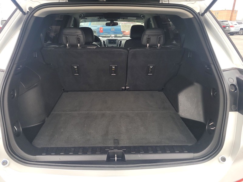 Chevrolet Equinox Vehicle Full-screen Gallery Image 11