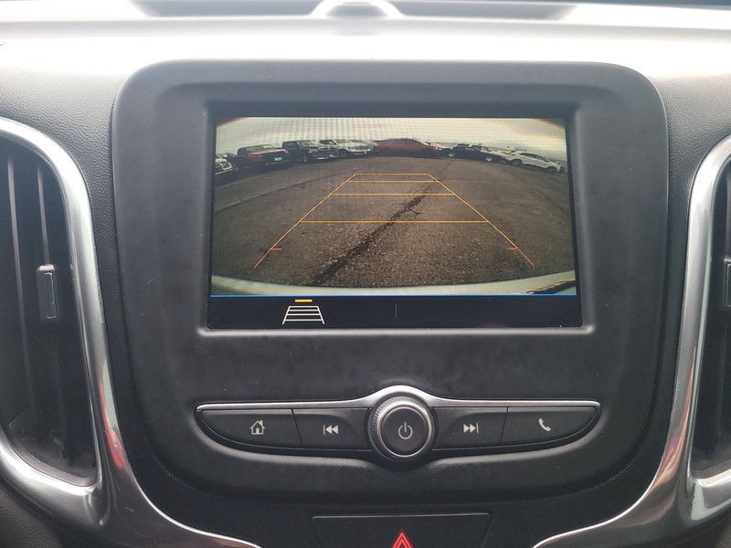 Chevrolet Equinox Vehicle Full-screen Gallery Image 17