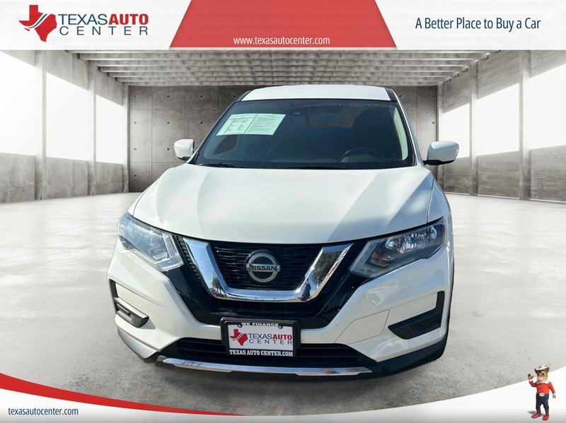 Nissan Rogue Vehicle Full-screen Gallery Image 3