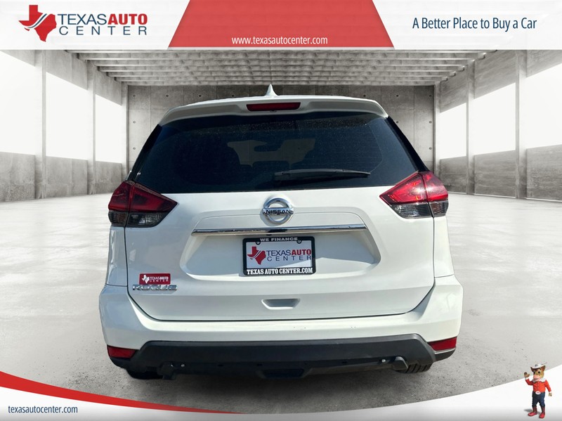 Nissan Rogue Vehicle Full-screen Gallery Image 5