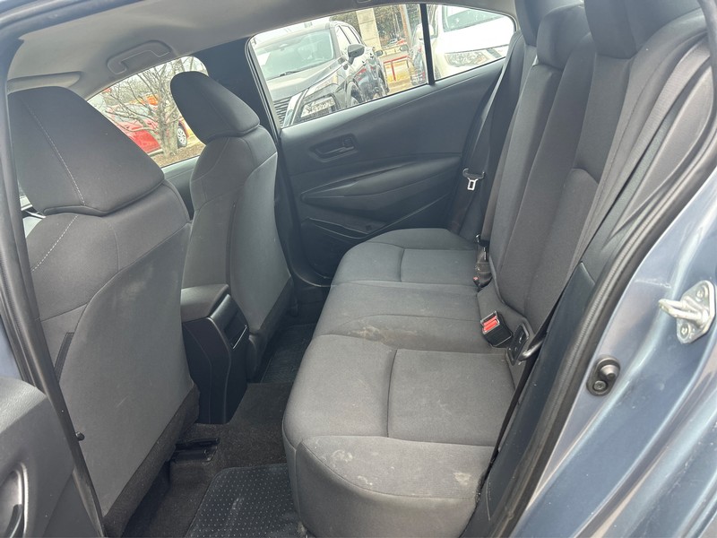 Toyota Corolla Vehicle Full-screen Gallery Image 9