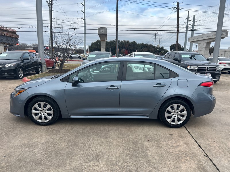 Toyota Corolla Vehicle Full-screen Gallery Image 17