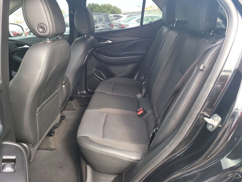 Buick Encore GX Vehicle Full-screen Gallery Image 10
