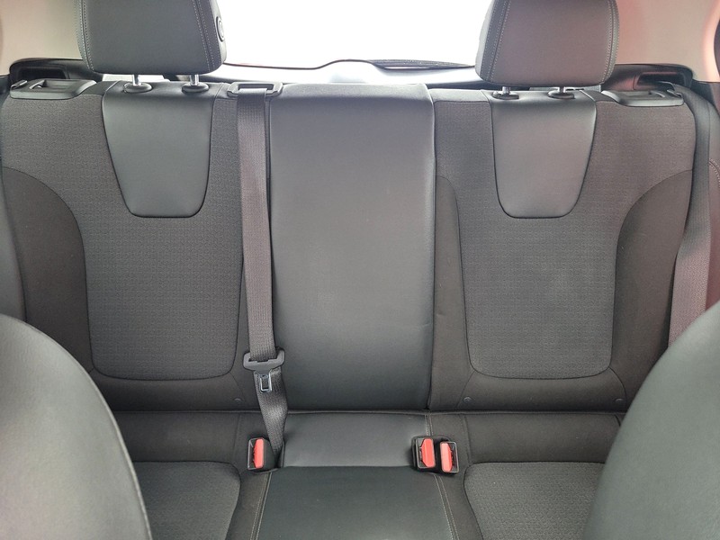 Buick Encore GX Vehicle Full-screen Gallery Image 13