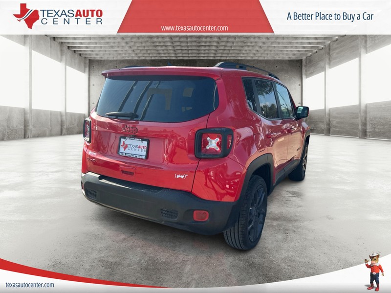 Jeep Renegade Vehicle Full-screen Gallery Image 6