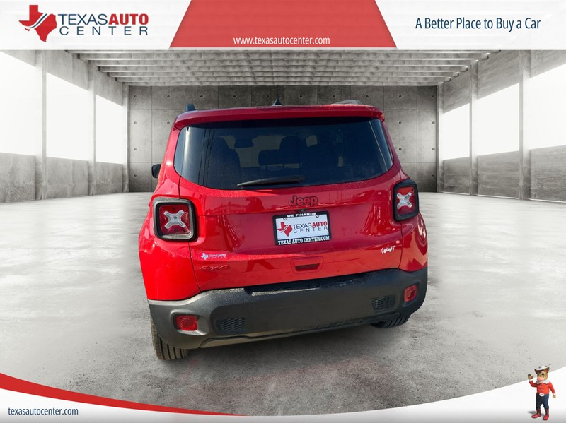 Jeep Renegade Vehicle Full-screen Gallery Image 7