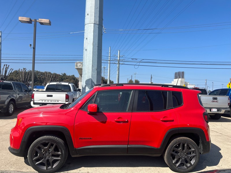 Jeep Renegade Vehicle Full-screen Gallery Image 15