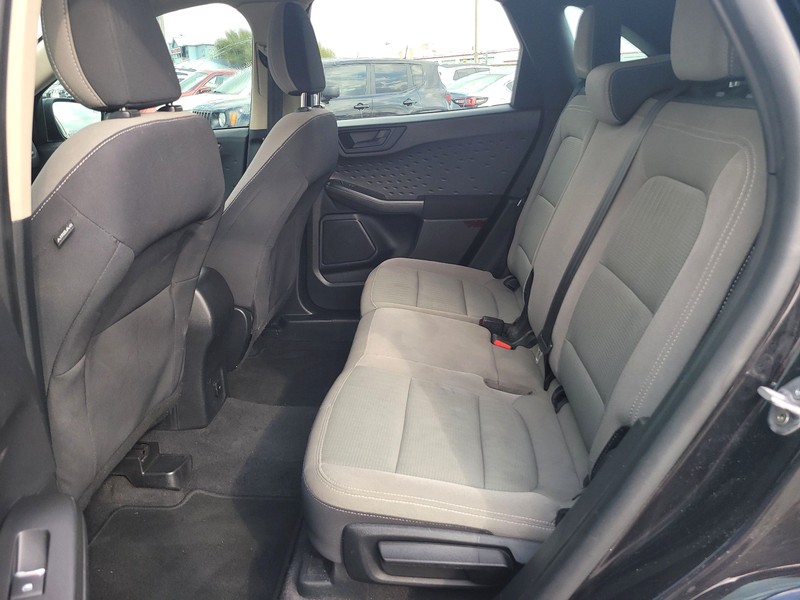 Ford Escape Vehicle Full-screen Gallery Image 10