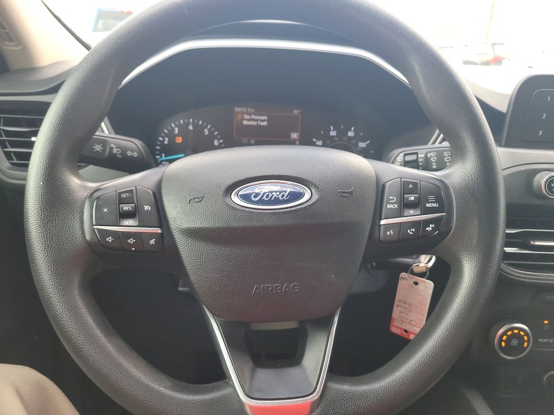 Ford Escape Vehicle Full-screen Gallery Image 14