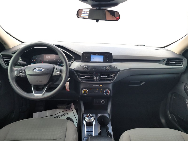 Ford Escape Vehicle Full-screen Gallery Image 16
