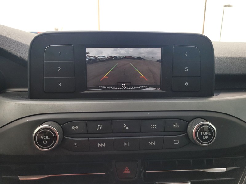 Ford Escape Vehicle Full-screen Gallery Image 17