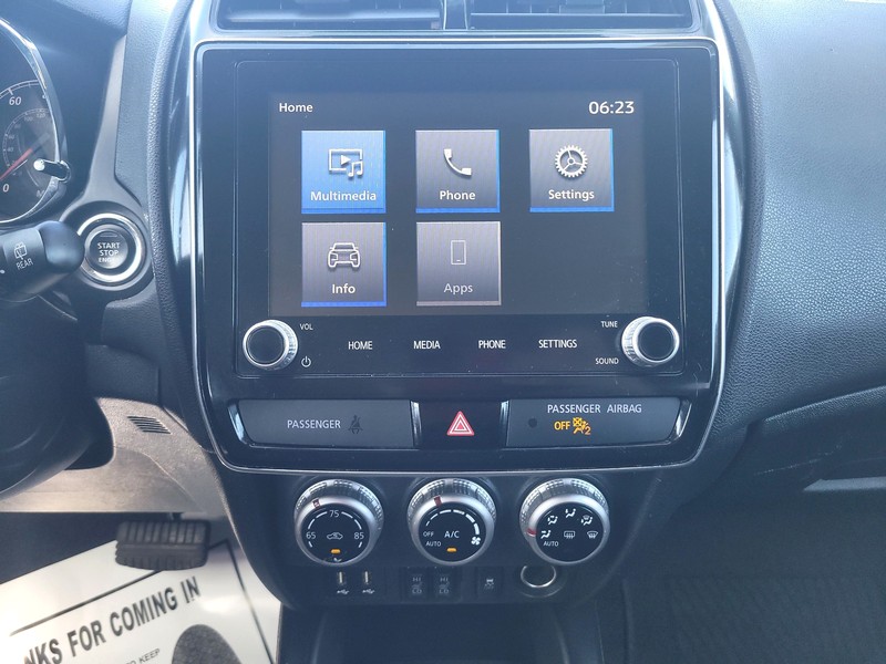 Mitsubishi Outlander Sport Vehicle Full-screen Gallery Image 12