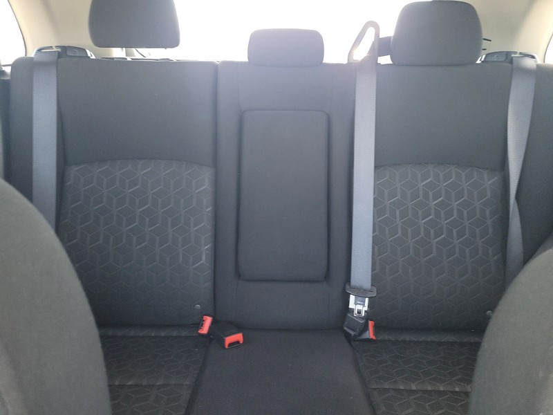 Mitsubishi Outlander Sport Vehicle Full-screen Gallery Image 13