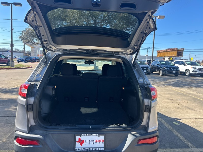 Jeep Cherokee Vehicle Full-screen Gallery Image 11