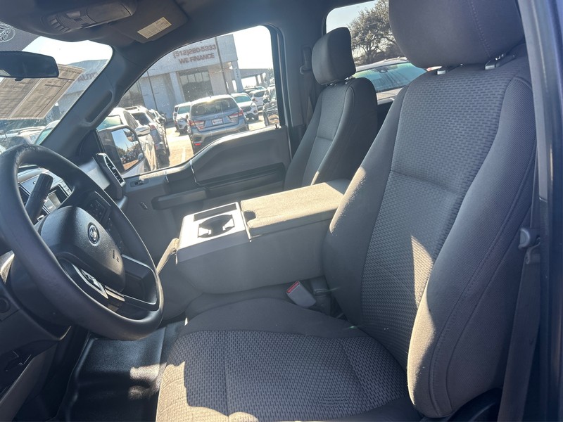 Ford F-150 Vehicle Full-screen Gallery Image 8