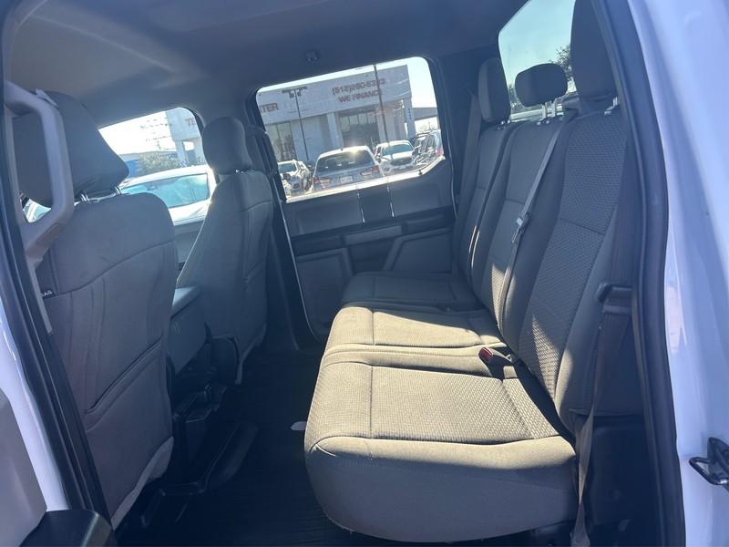 Ford F-150 Vehicle Full-screen Gallery Image 9