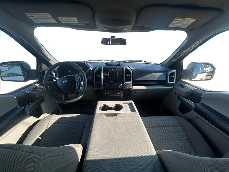Ford F-150 Vehicle Full-screen Gallery Image 14