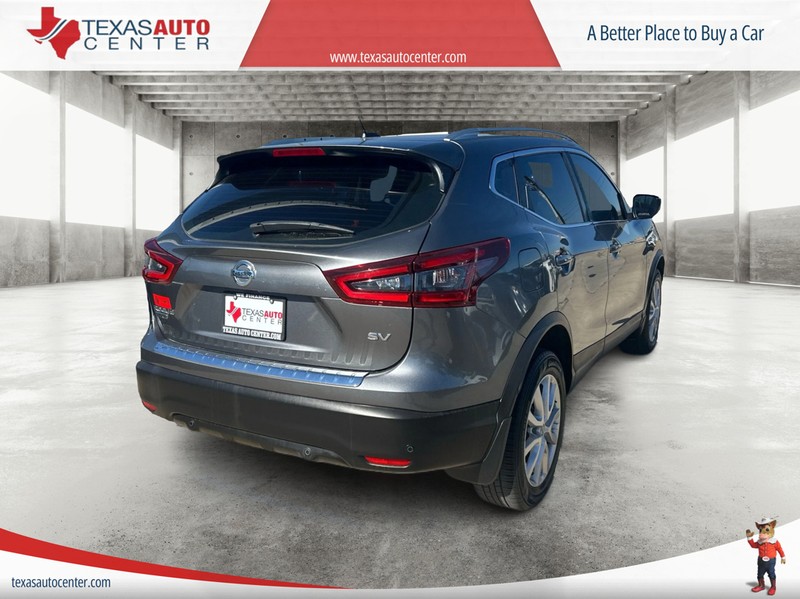 Nissan Rogue Sport Vehicle Full-screen Gallery Image 6