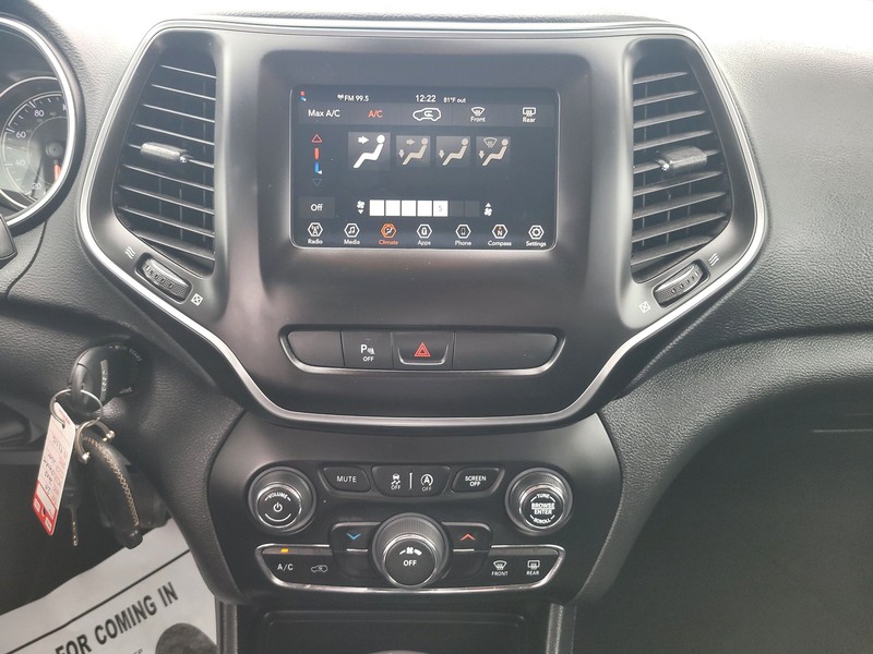 Jeep Cherokee Vehicle Full-screen Gallery Image 12