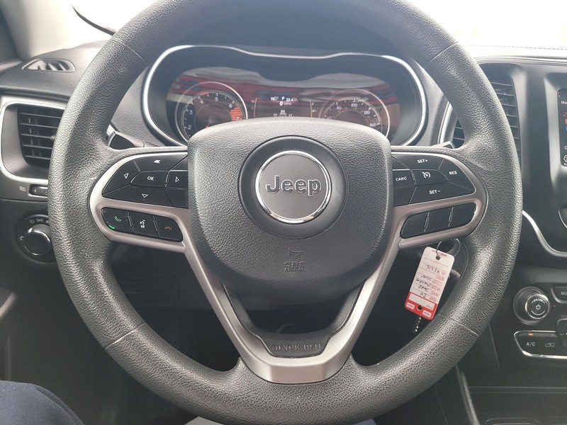 Jeep Cherokee Vehicle Full-screen Gallery Image 14