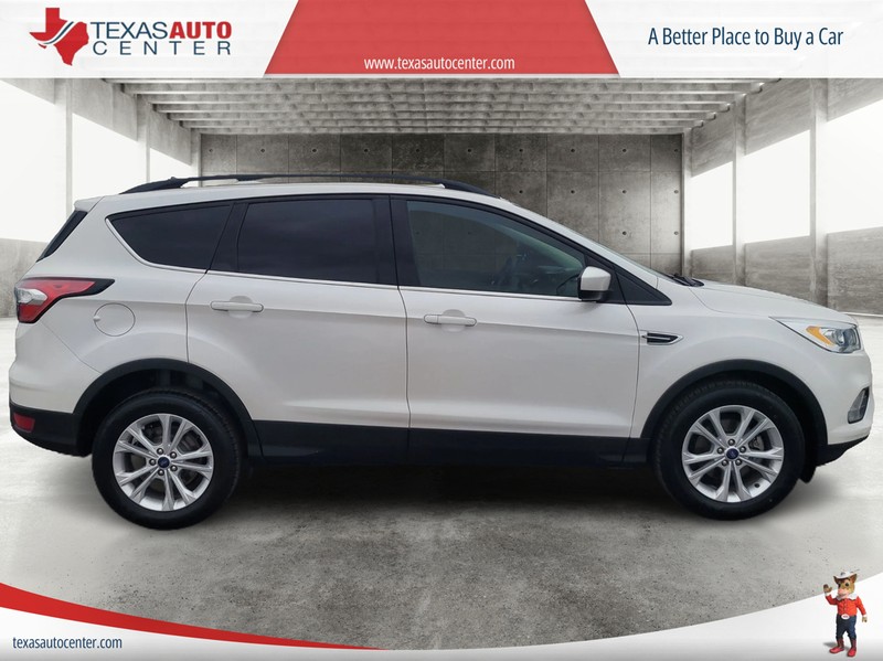Ford Escape Vehicle Full-screen Gallery Image 4