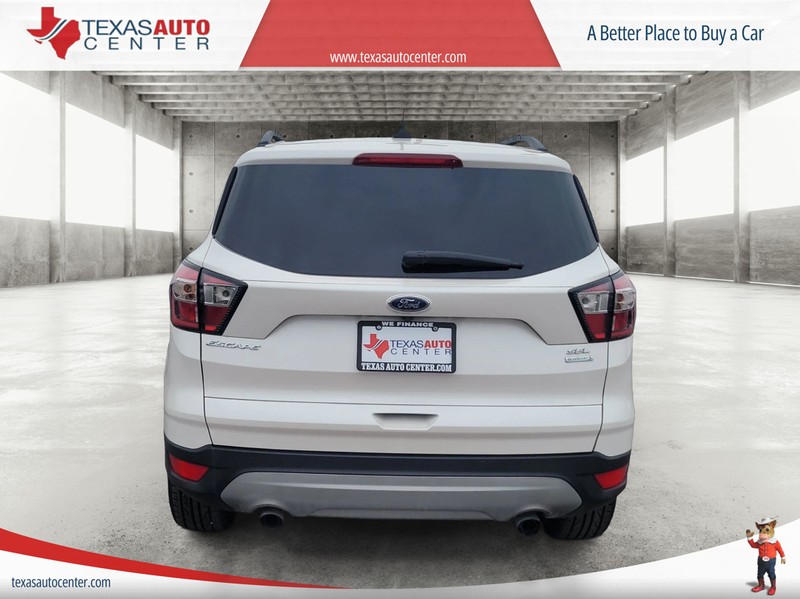 Ford Escape Vehicle Full-screen Gallery Image 6