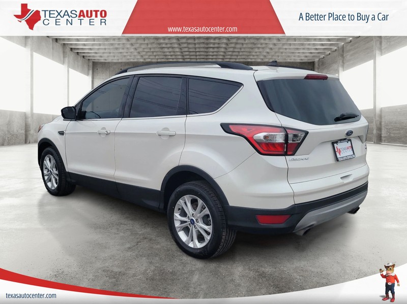 Ford Escape Vehicle Full-screen Gallery Image 8