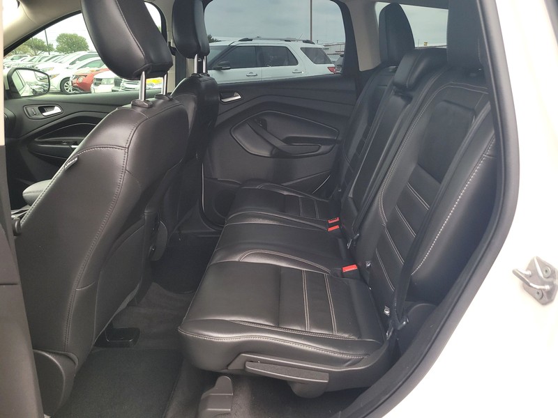 Ford Escape Vehicle Full-screen Gallery Image 10