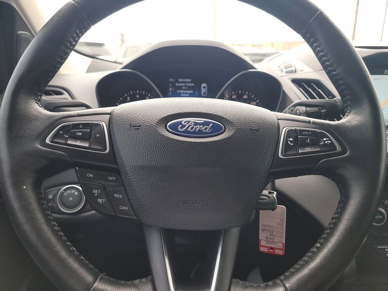 Ford Escape Vehicle Full-screen Gallery Image 14