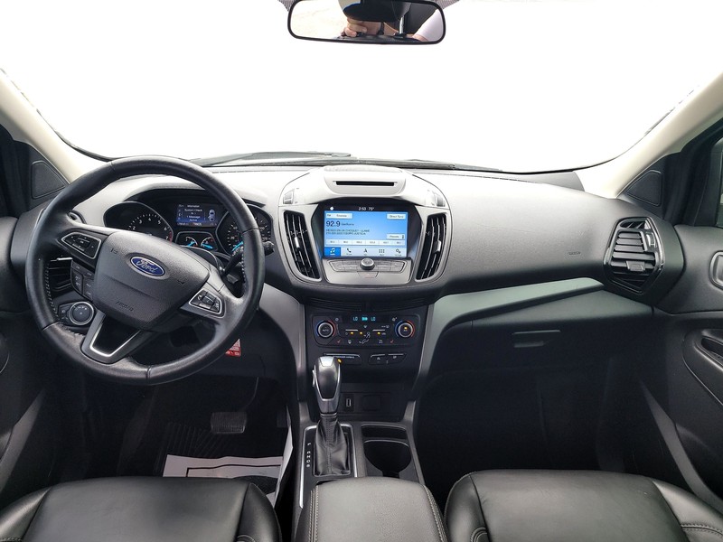 Ford Escape Vehicle Full-screen Gallery Image 16