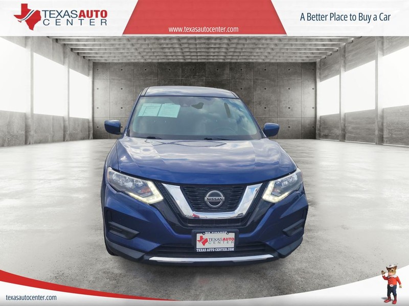 Nissan Rogue Vehicle Full-screen Gallery Image 3