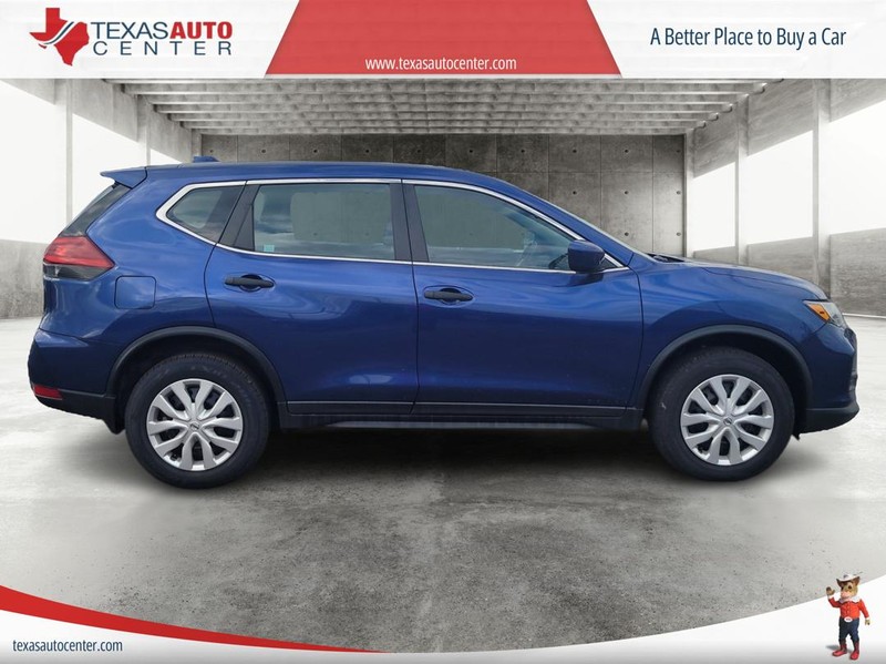 Nissan Rogue Vehicle Full-screen Gallery Image 4