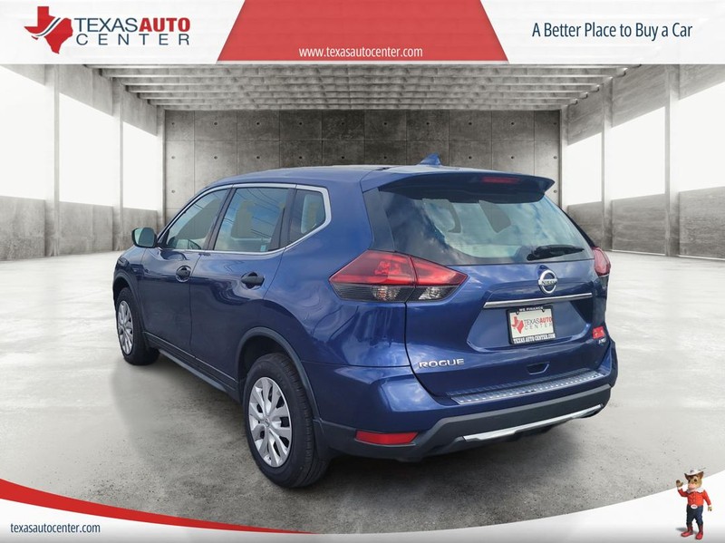 Nissan Rogue Vehicle Full-screen Gallery Image 8