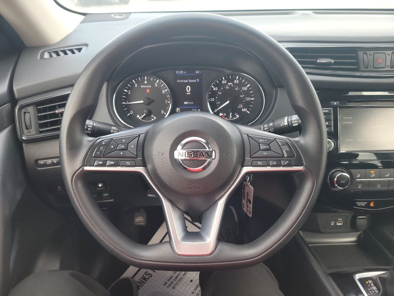 Nissan Rogue Vehicle Full-screen Gallery Image 14