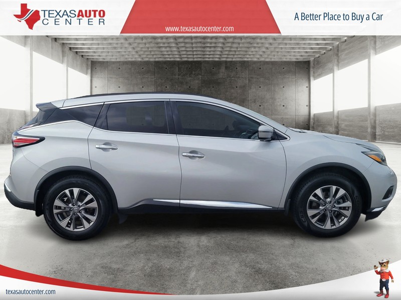 Nissan Murano Vehicle Full-screen Gallery Image 4