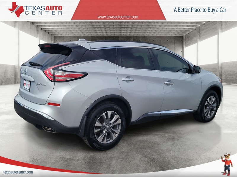 Nissan Murano Vehicle Full-screen Gallery Image 7