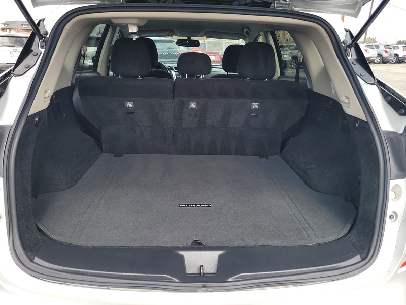 Nissan Murano Vehicle Full-screen Gallery Image 11