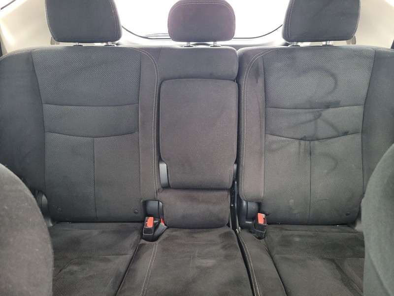 Nissan Murano Vehicle Full-screen Gallery Image 13