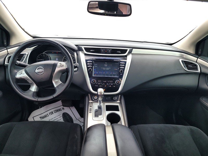 Nissan Murano Vehicle Full-screen Gallery Image 16