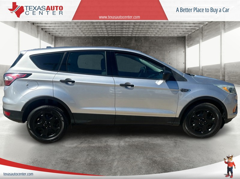 Ford Escape Vehicle Full-screen Gallery Image 4