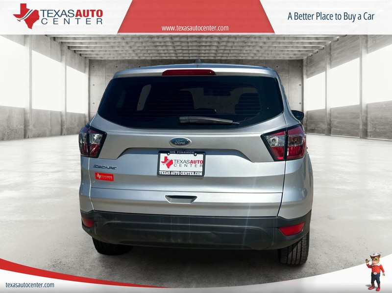 Ford Escape Vehicle Full-screen Gallery Image 5