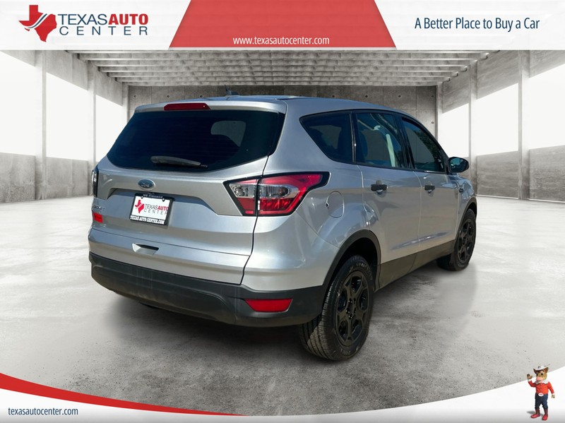 Ford Escape Vehicle Full-screen Gallery Image 6