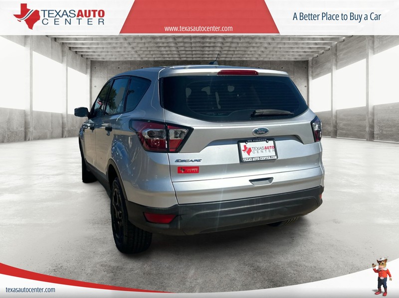 Ford Escape Vehicle Full-screen Gallery Image 7