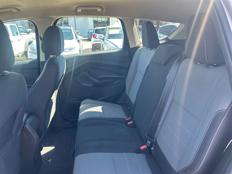 Ford Escape Vehicle Full-screen Gallery Image 9