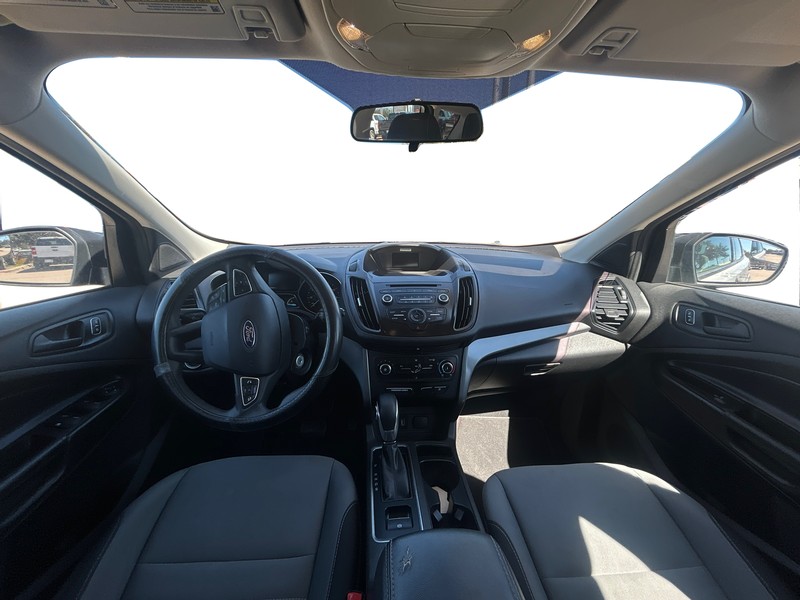 Ford Escape Vehicle Full-screen Gallery Image 14