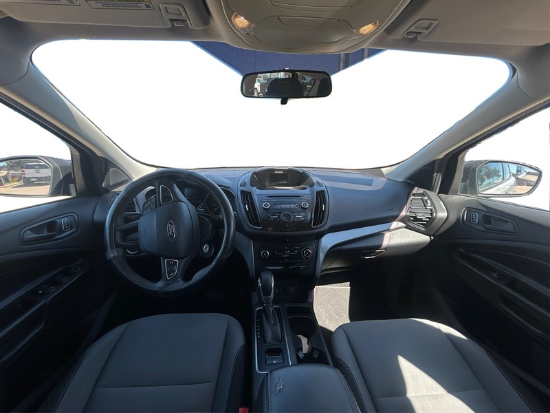 Ford Escape Vehicle Full-screen Gallery Image 15