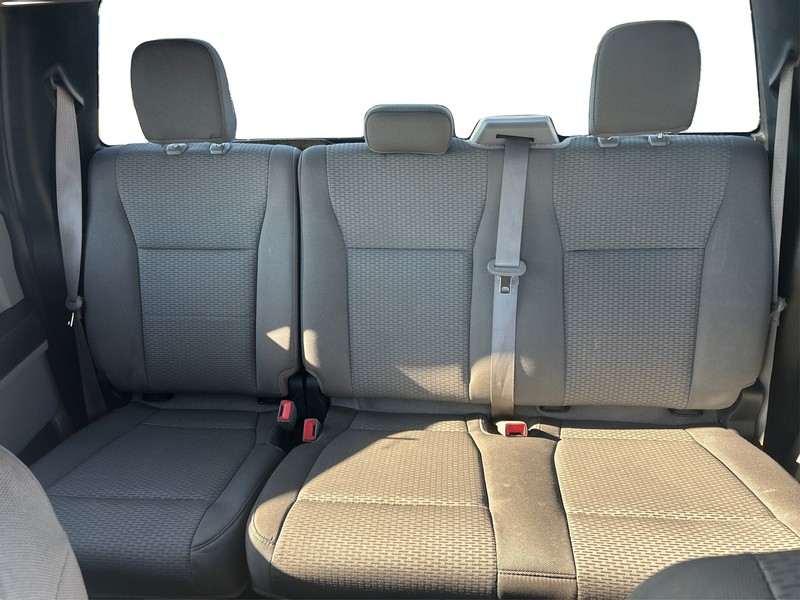 Ford F-150 Vehicle Full-screen Gallery Image 12