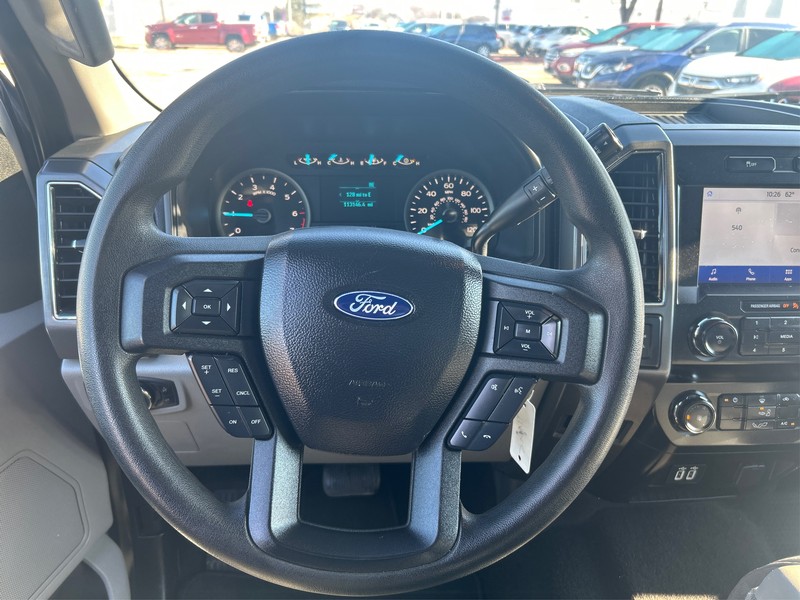 Ford F-150 Vehicle Full-screen Gallery Image 13